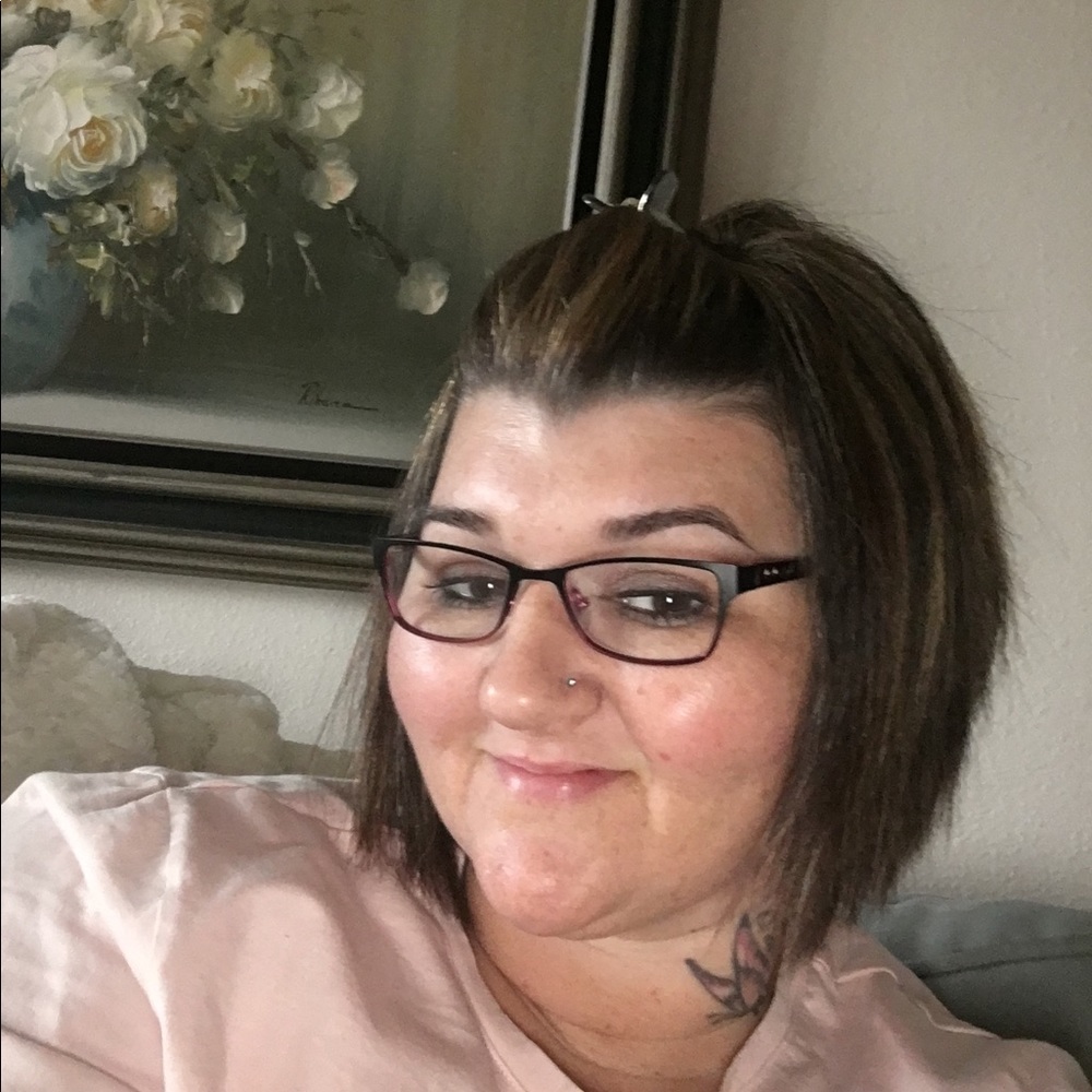 Meet your Posher, Angie